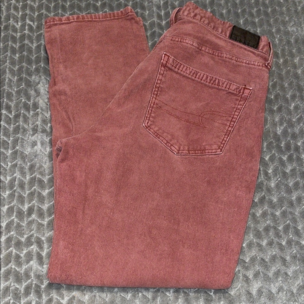 American‎ Eagle Mom Jean Corduroy Super Stretch Pants.  Size 6.  Terra Cotta.